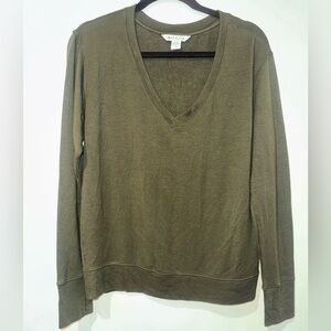 Athleta Sunrise Vneck Sweatshirt
Size Medium